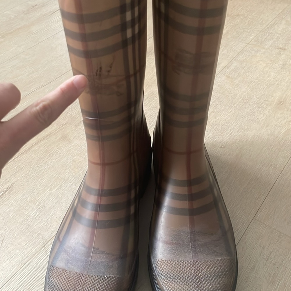 Burberry plaid rain boots - Picture 3 of 4